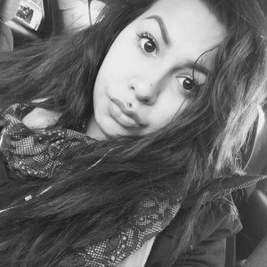 Meet your Posher, Selena